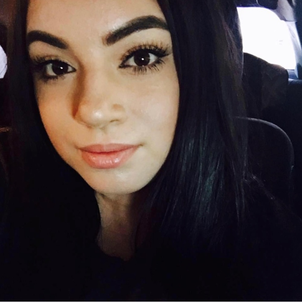 Meet your Posher, Ashley